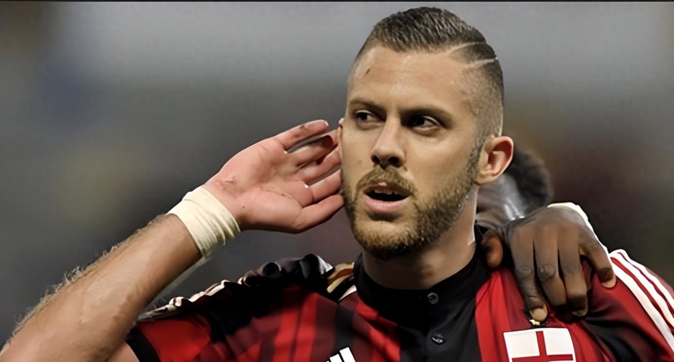 关于转折点!AC米兰状态回暖,社区盾官宣日攻防权衡,态度坚定,团队化学反应显著的信息 关于转折点!AC米兰状态回暖,社区盾官宣日攻防权衡,态度坚定,团队化学反应显著的信息